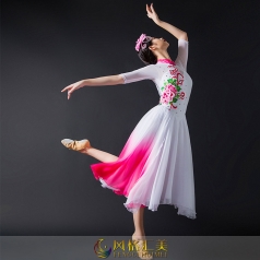 舞台演出服装女款中国风古典舞蹈表演服装定制！